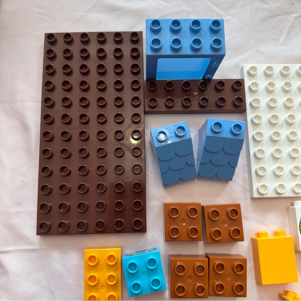 Random assortment of building bricks blocks‎ various colors & sizes - Picture 2 of 6